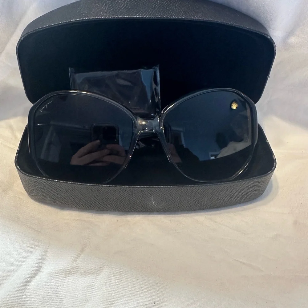 Salvatore Ferragamo ferragamo round